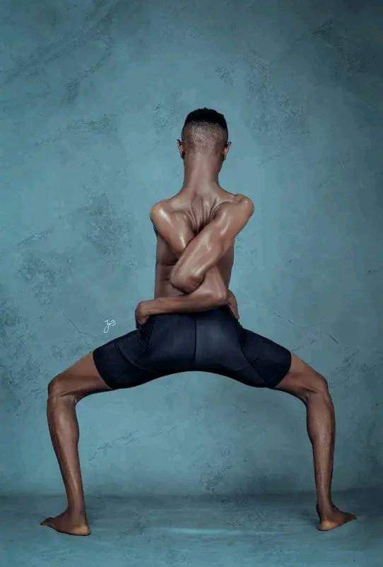 foodnutriution's tweet photo. SIERRA LEONE GOT TALENT.
LET'S SUPPORT THIS BROTHER SHARE AS MANY AS YOU CAN LET'S GET IT TO INTERNATIONAL πͺ BRAVE N LOYAL. S.L. TO INFINITYπππ
People call him Salone Chewing Gum π
#SLGOTTALENT
#BRAVE
#flexibilitychallenge
@meimadd https://t.co/XEVTO9e6mP