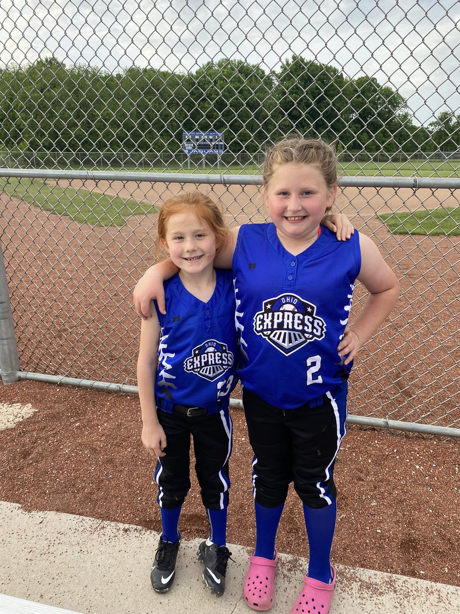 HilaryFought's tweet photo. It’s softball season 🥎 💙 #ohioexpress @Mrs_Tackett https://t.co/DDldjElN8l