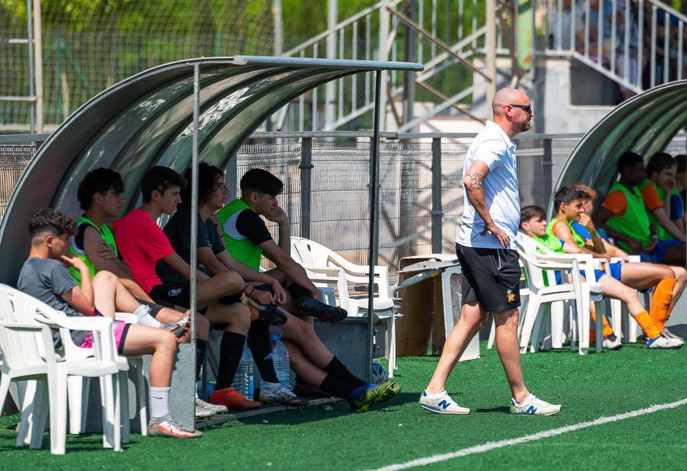 Nos queda la última jornada para acabar 3 meses con entrenos todos los días y doble partido en el fin de semana! #pasionporelfutbol #amateurconstanciaB #juvenilC