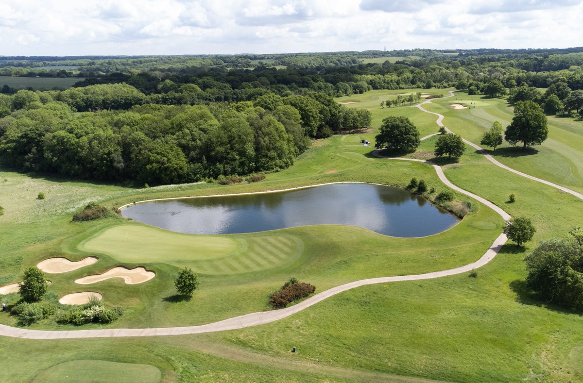 MealsandMoreUK's tweet photo. A big thank you @Brakes_Food for an amazing event @LondonGolfClub . Special thank you to the excellent @chrishollinsTV &amp; @incigolf who hosted the event you were amazing. To all those who attended, supported, bid &amp; bought tickets you are making a difference to thousands of kids! https://t.co/YctTcp1O6k