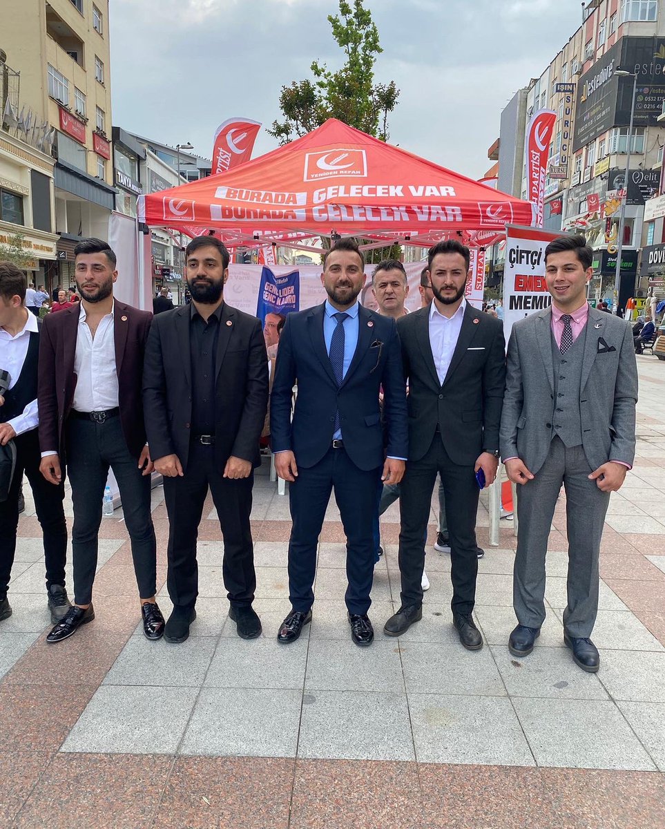 İl Gençlik Kolları Başkanımız Sn. Yakup Polat'ın katılımıyla Sultanbeyli  ilçemizin stant çalışmasına katıldık. Yapılan çalışmalar ile bir çok vatandaşımızı partimize kazandırdık. 👍🏼