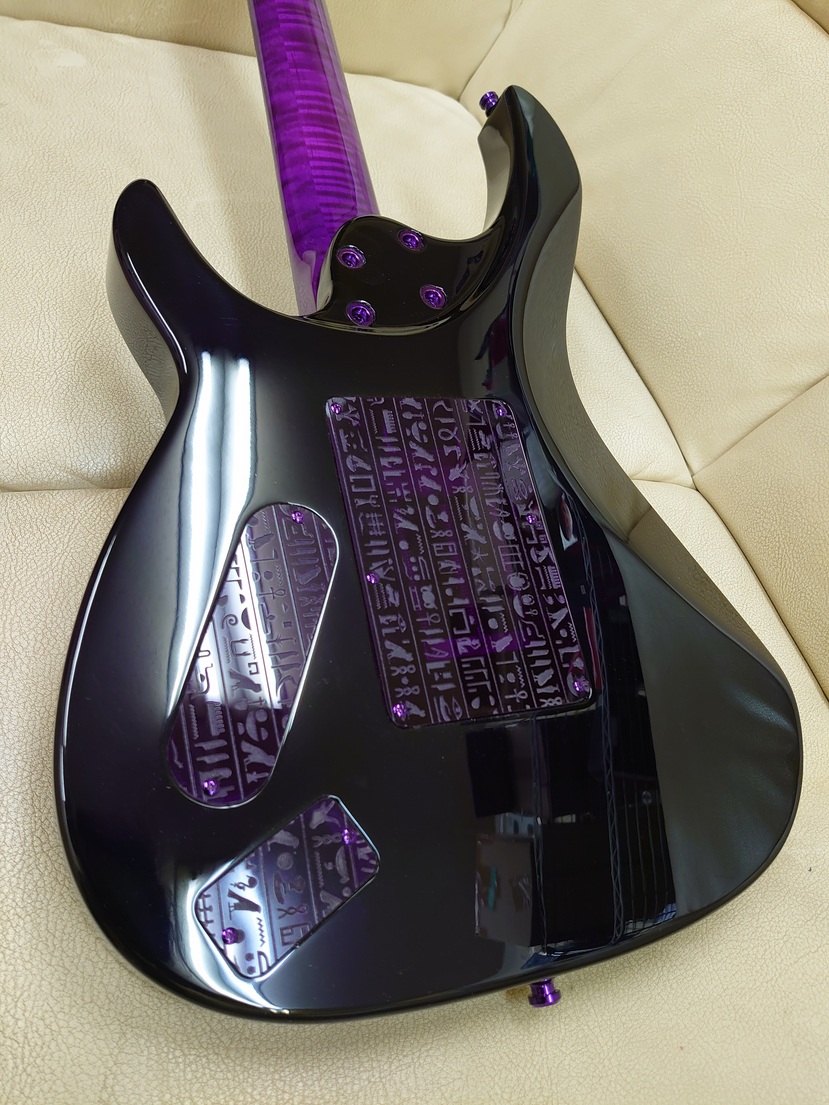 anubisakisan's tweet photo. 2度のお色直しはしていますが、まだ音楽の仕事をしていた1998年頃に製作頂いたので、既に25年近くの付き合いです。#purple #combatguitars #30fret #紫 #パープル #コンバットギターズ #オーダーメイドギター #カスタムギター #協和技研 #ZWORK #purpleguitar #hieroglyph #ヒエログリフ https://t.co/um1hKYCNjB