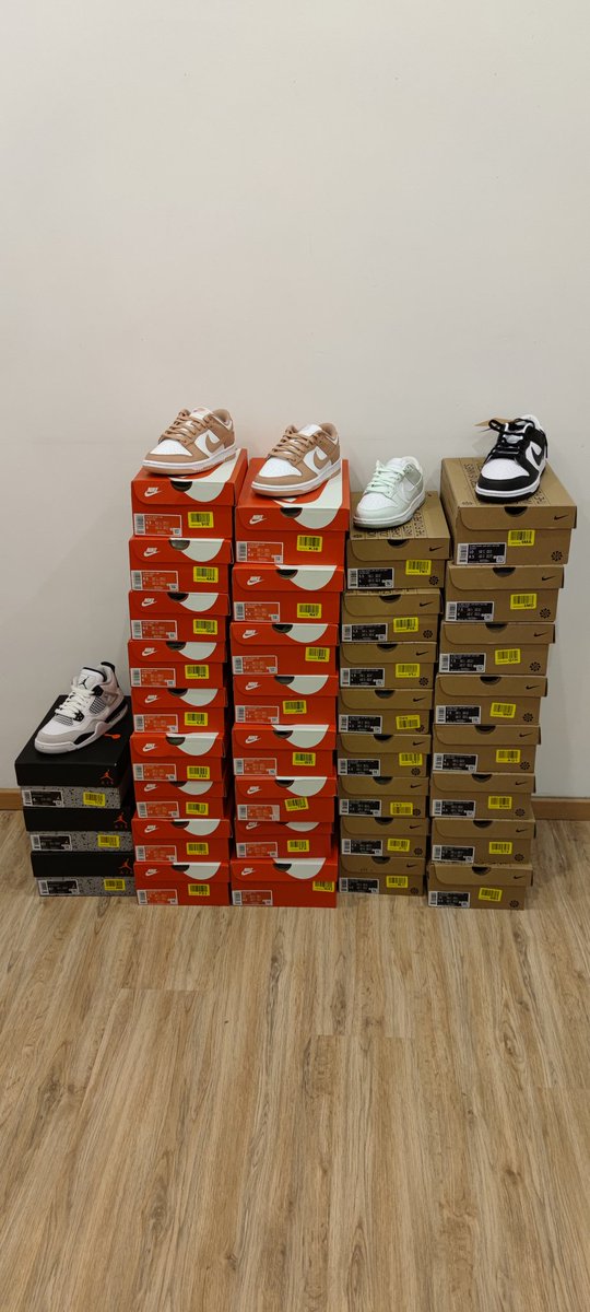 itsparpaing's tweet image. I&apos;ve tested all lando bots, @EarthSideIO is by far the most powerful one. Thx to the entire team! 💙🤍🖤
 Can&apos;t take picture will all pairs, I&apos;ve no other choice than selling fast to have money for next drops 🤤 Still waiting for a lot of pairs.
@palscook @SnowTools1 @Lucaas_axg