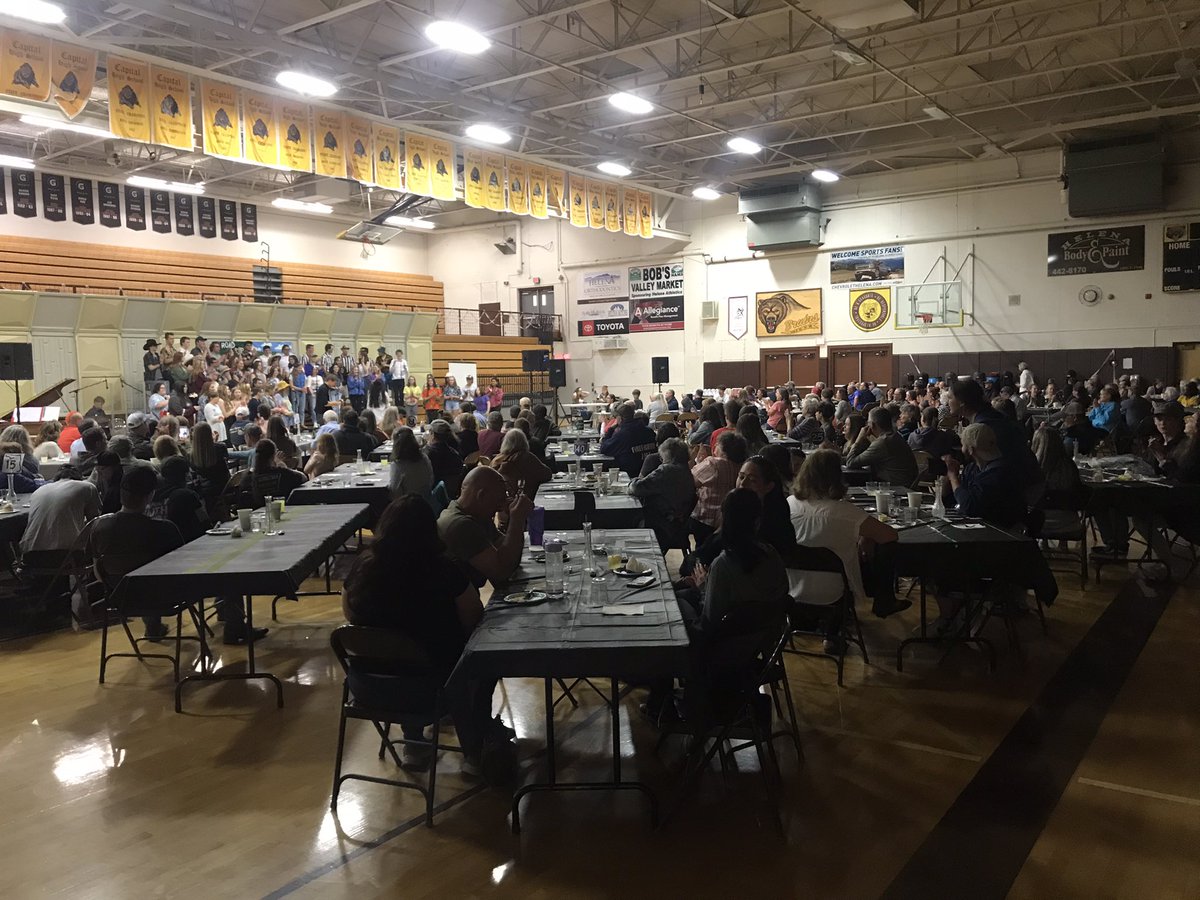 Last concert of the year- CHS Choirs Spring Dessert Show- nice turnout for the “Road Show.” Great event! @SchoolsHelena  #gobru