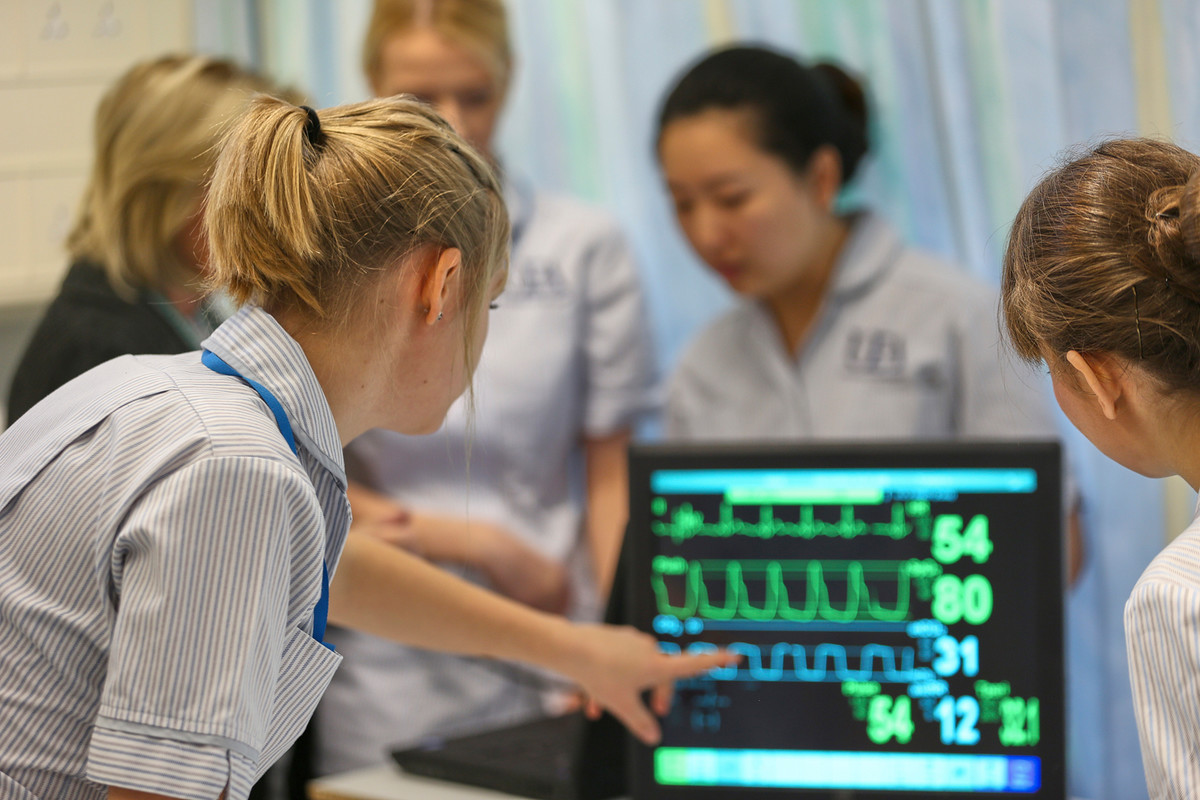 ueahealthsci's tweet photo. #Study to become a #nurse, and even gain your #qualification all whilst in #paidemployment. Sound too good to be true? Explore our #nursingdegreeapprentice course where you can do just this: https://t.co/GYQEUSEslA https://t.co/GG8DVp7ovJ