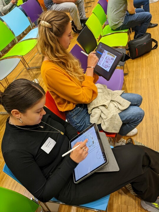 Lezenschrijven's tweet photo. Gisteren was in Zwolle de eerste kennisbijeenkomst voor gemeenteambtenaren die de regie hebben op het thema #laaggeletterdheid. Wil jij ook kennis uitwisselen en van elkaar leren? Meld je aan voor de bijeenkomst in Dordrecht, Amsterdam of Eindhoven: https://t.co/Sc6lk9hhVd https://t.co/cadZbNN5bT