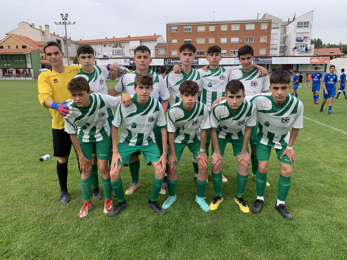 CDVictoriaCF's tweet photo. El Cadete “B” dirigido por @sr_baza y @eltitodemoda participó en el I Torneo Ciudad de Astorga organizado por el @AytoAstorga y @turydepor ⚽️ con los siguientes resultados y llegando a semis:

🟩 @C_Hispano_C 0-5 
🟥 C.D. Astorga 1-0
🟥 @SDP_1922 3-1 https://t.co/1st3SdpKaM