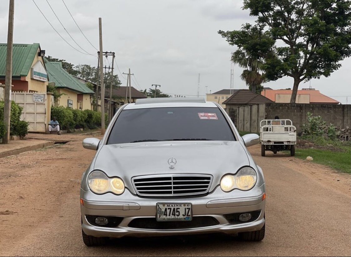 Automall_ng's tweet photo. Extremely clean used MERCEDES BENZ C230 2007 model
Original duty 
Price:2.2m
Location: Kaduna 
@__yellows @Yaksbrother193 @Mvnaaa___ @RahmahMlm 
#obasonjo 
#Northerners https://t.co/n401iFyPgt
