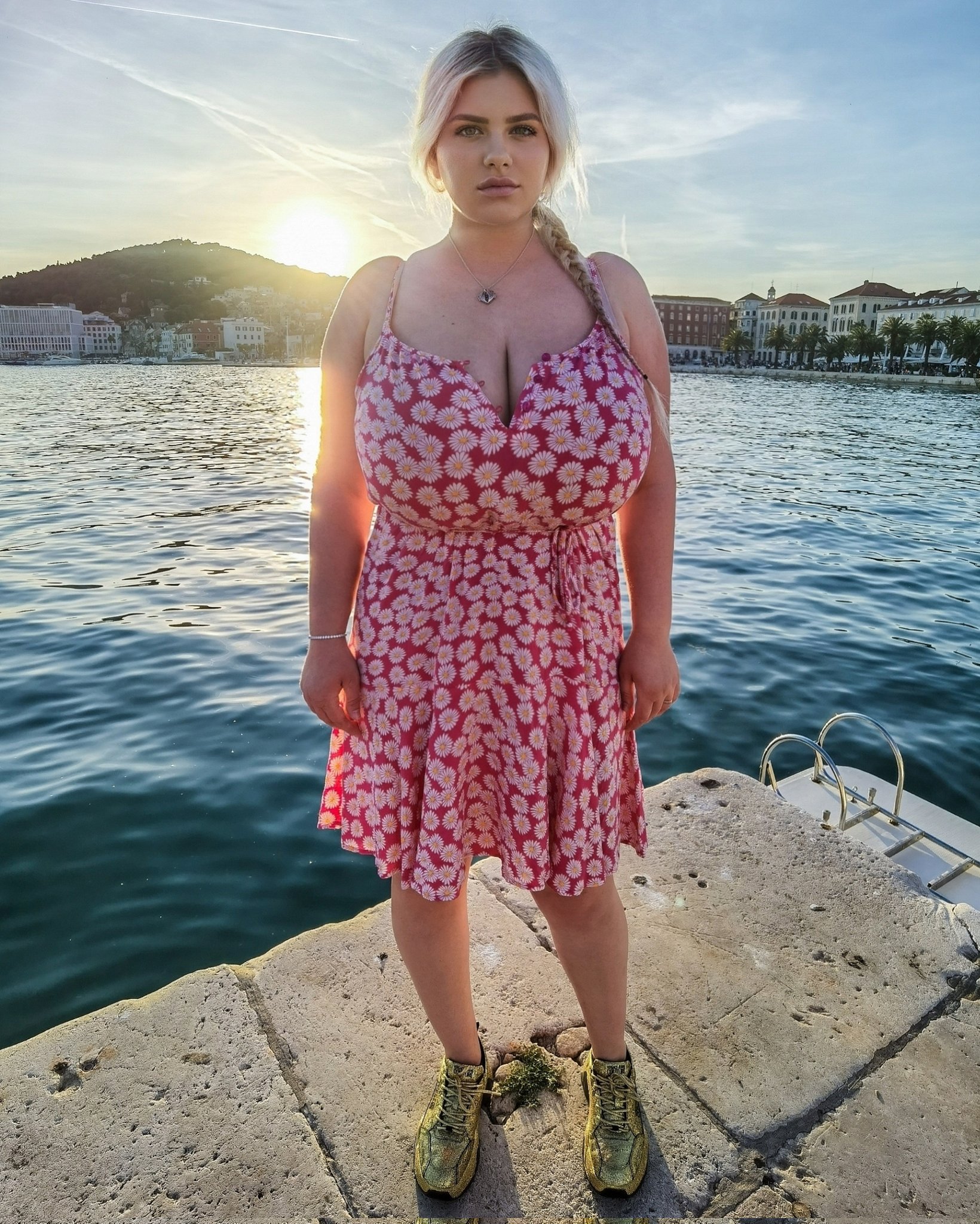 TW Pornstars 1 pic. Nina Phoenix 👑. Twitter. My flowers are full of