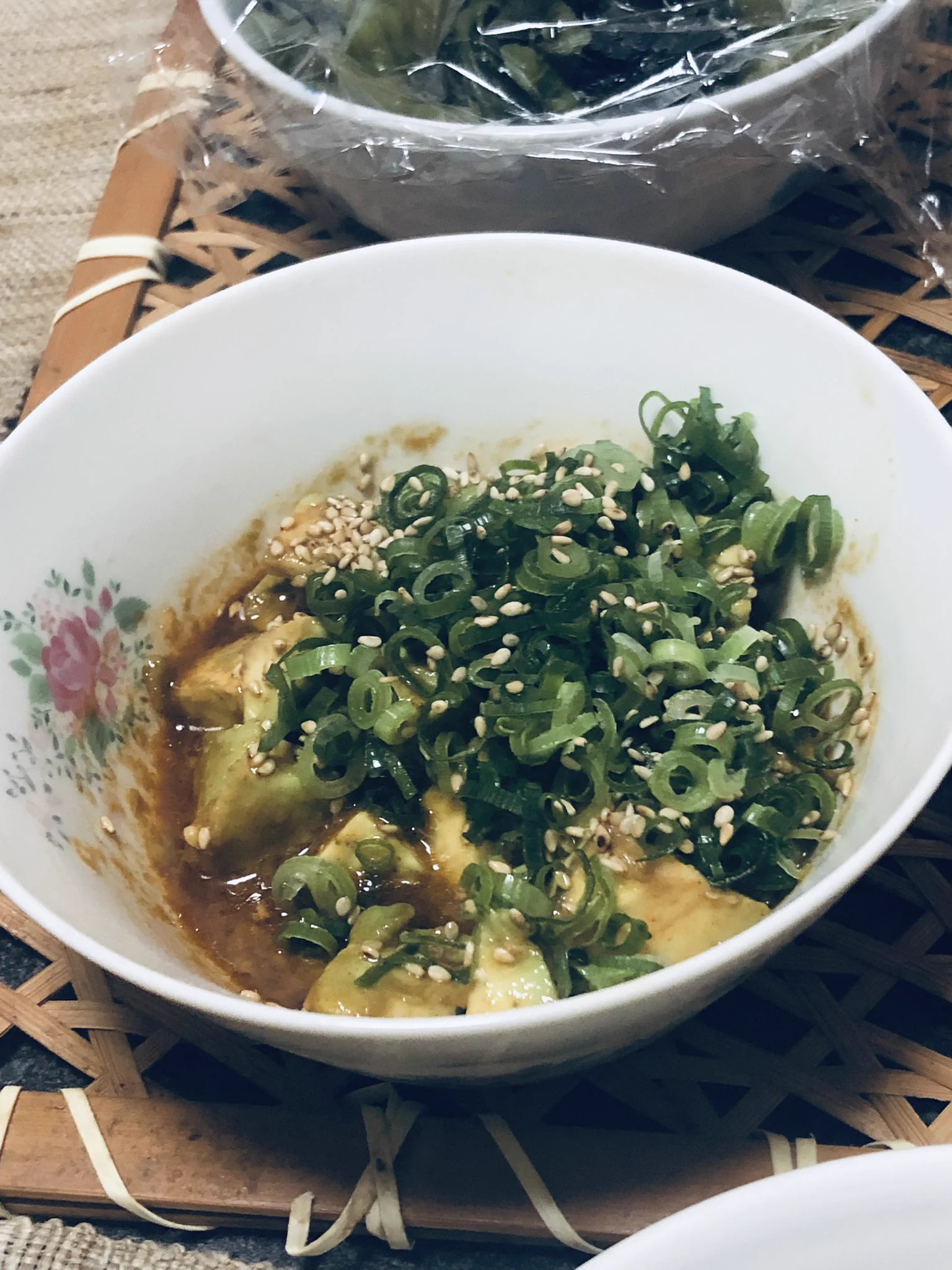 アボガド！ネギ入れてみた！
まな板汚さなくて、しかもすぐ作れてよき！！
大変美味しくいただきました(*´꒳`*)  