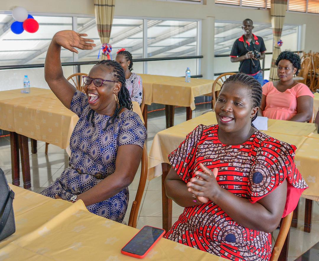 asha11al's tweet photo. An inspiring couple of days in Gulu as we graduated the 2nd Cohort of the Awesome Entrepreneurs in the North. @AWEinUganda
The AWE program gives enterprising women the knowledge ,networks and access they need to launch and scale successful businesses.
#AWEnergised
#AWEGrad https://t.co/GjI5wHZ3c0