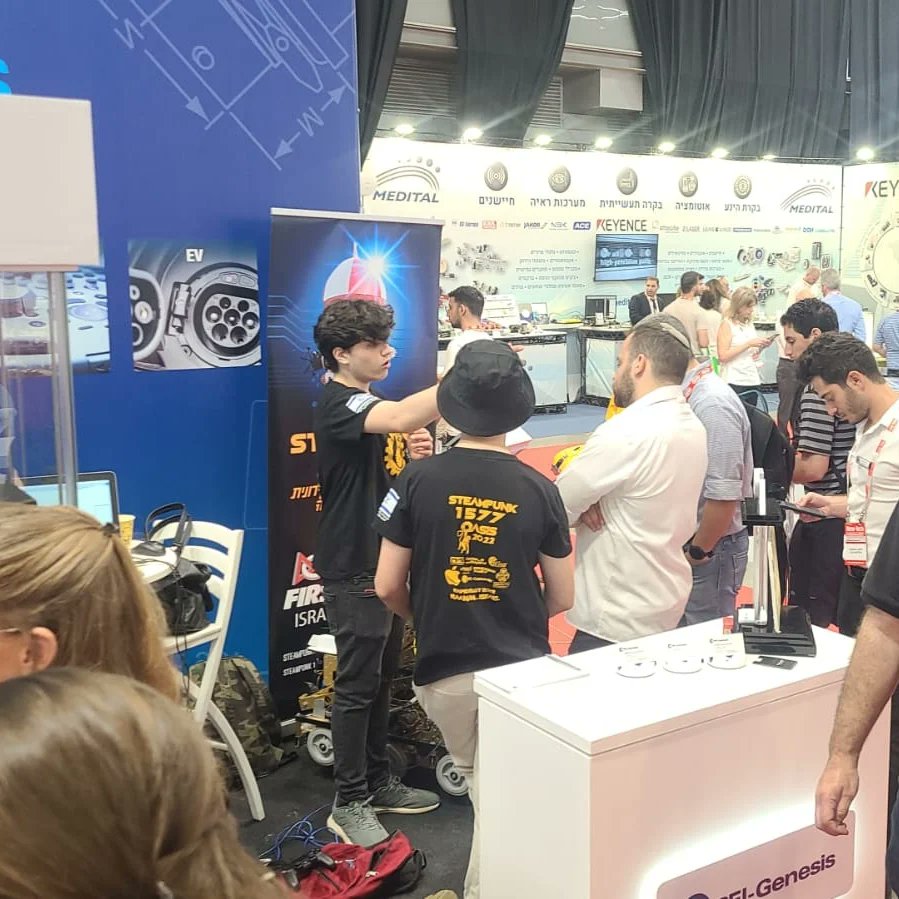 steampunk_1577's tweet photo. Our Robot generated so much interest this morning at the #NewTech2022 Exhibition in Expo Tel Aviv. Thank you to our sponsors @PEIGenesis for hosting us at their booth. We had so much fun, met so many interesting people and learned a lot. https://t.co/ofuXsbaWSw