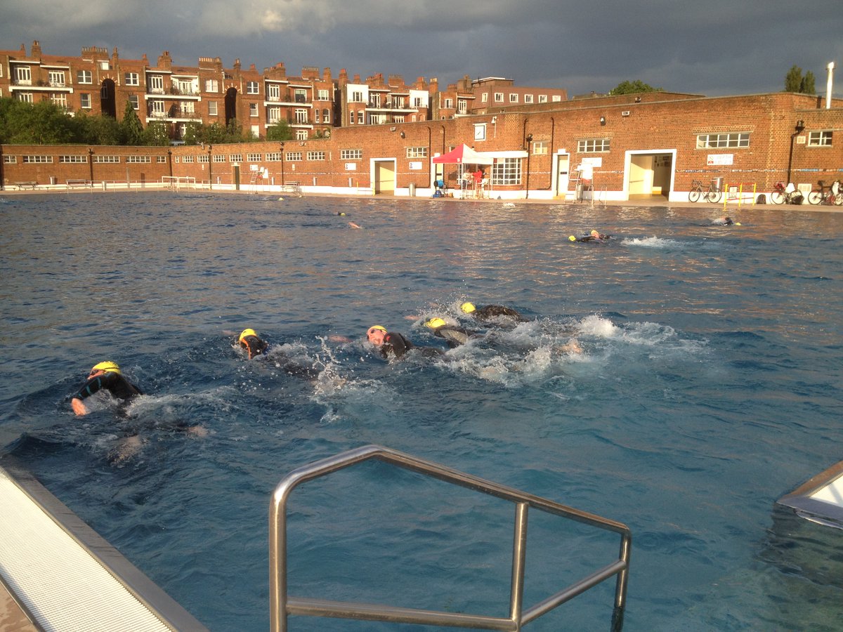 tonight we inc. drills to improve form &amp; tech. + race pace efforts: speed endurance and sighting. Goal: reinforce performance gains &amp; readiness to compete #triathlon #triathlontraining #triathlete #triathlonlife #openwaterswimming #parliamenthill #ironman #ironmantraining