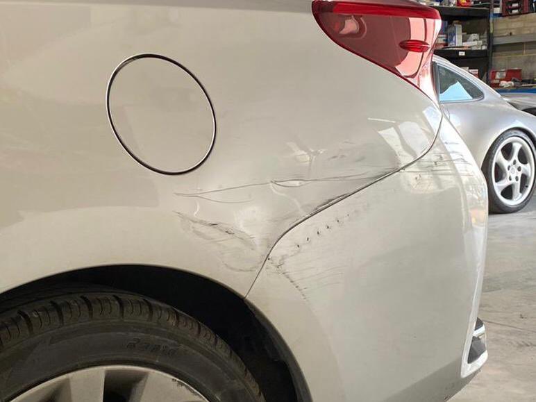 lsj_info's tweet photo. Before and after of a bad scratch down the n/s rear quarter and bumper #toyota #scratch #repair #carrepair #bodyshop #silver #carbodyshop https://t.co/iMv8vikS4n