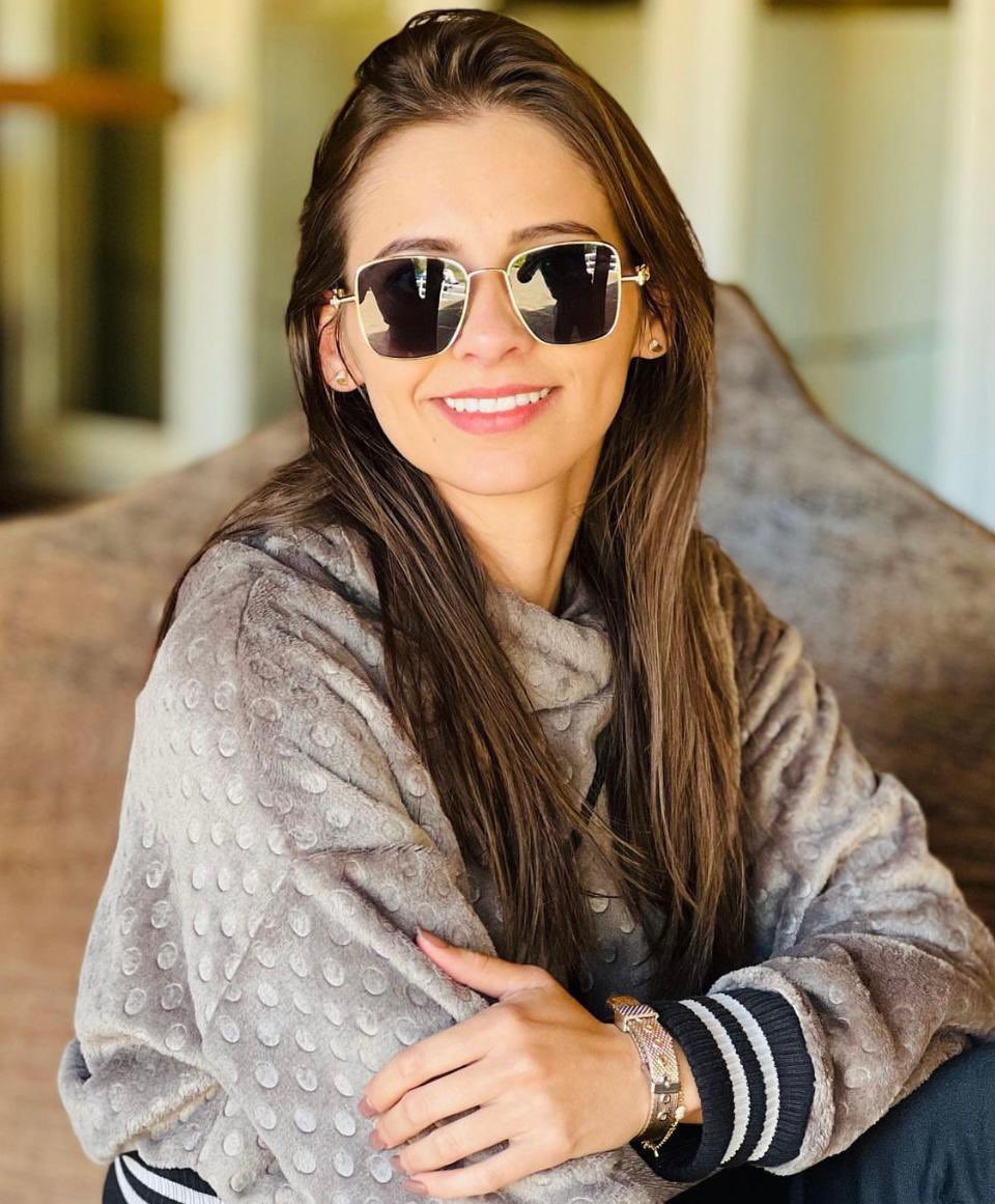 Nova coleção de inverno PLUSH NOIVAS: É um tecido macio de textura e aparência aveludada. Composição dele é 80% algodão e 20% poliéster.