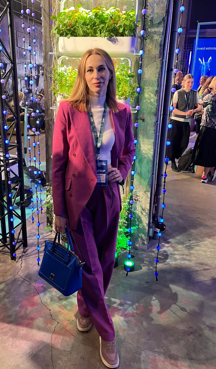 Elena K tweet media
