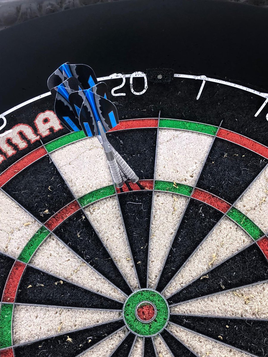 rcwhitelock's tweet photo. @QuantumDartsUK 1st one with my new darts. https://t.co/cgE6QJxoAB