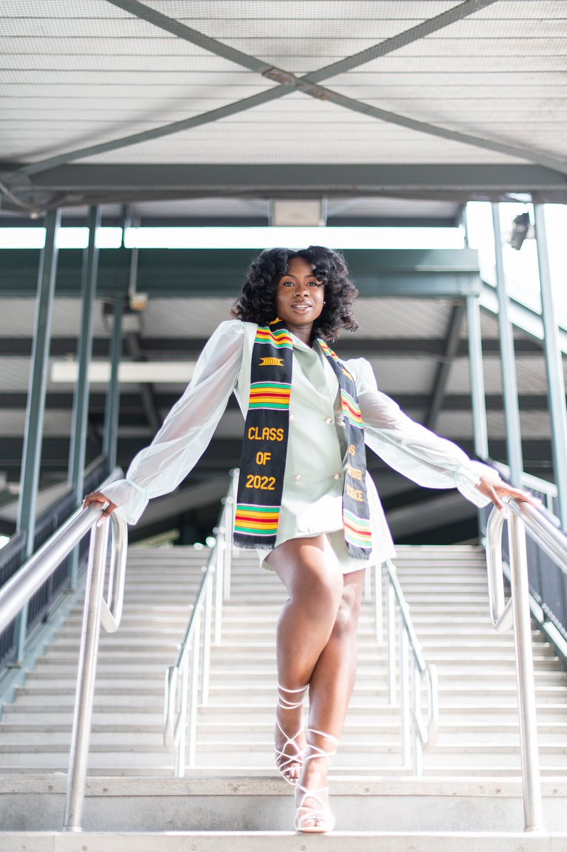 Froola__'s tweet photo. Gorgeous gorgeous girls secures C.S Degrees 👩🏾‍🎓🥂✅ #Classof2022 https://t.co/QpZOwvgvE4