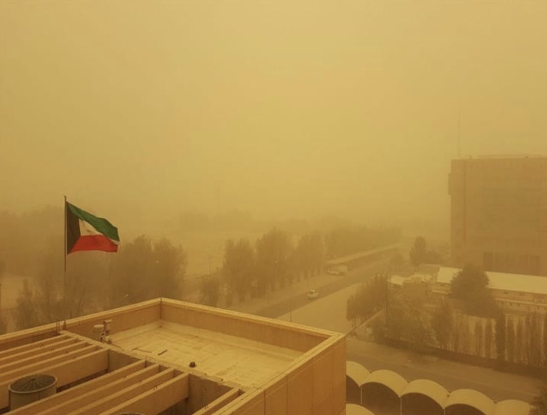 amansouraja's tweet photo. ما الذى  يجري فى الكون ؟ عشرات الأعاصير والعواصف والحرائق تضرب كثيرا من الدول فى قارات مختلفة وفى آن واحد وبأشكال متعددة؟ فى لحظة واحدة انقطعت الكهرباء عن 900 الف منزل فى كندا وسقط 60 طنا من الرمال على سكان بغداد ومثلها فى الرياض والكويت وضربت الحرائق غابات أمريكا والجزائر وغيرها https://t.co/0546krE9eQ