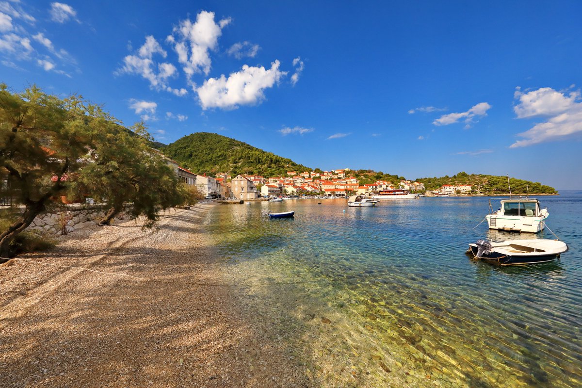 Wondering what to do on the island? Well, why not go on a treasure hunt? Find all the hidden treasures the island has to offer.
"One island - endless charms" 🌞💎💚⛵️🍀💙
.
.
Photo: Boris Kačan Photography @ Račišće 
.
.
visitkorculaisland.com/.../7-days-on-…