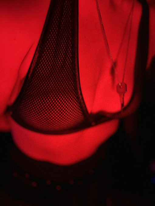 Good morning! Nothing starts the day better than locking your cocks up 😈 https://t.co/UXkIRK59lU<a href="/tag/tittytuesday"class="tags"><span>#tittytuesday</span></a>