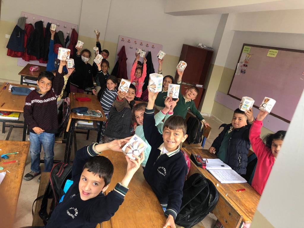 DamyeriO's tweet photo. "Harçlıklarımızı kumbaramızda biriktiriyoruz.Kitap Fuarına gidiyoruz. "
Kumbaralarımız hazır. 🙂
@AkkusMem https://t.co/BYbsu7lfoA