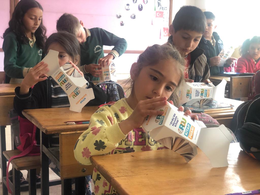 DamyeriO's tweet photo. "Harçlıklarımızı kumbaramızda biriktiriyoruz.Kitap Fuarına gidiyoruz. "
Kumbaralarımız hazır. 🙂
@AkkusMem https://t.co/BYbsu7lfoA
