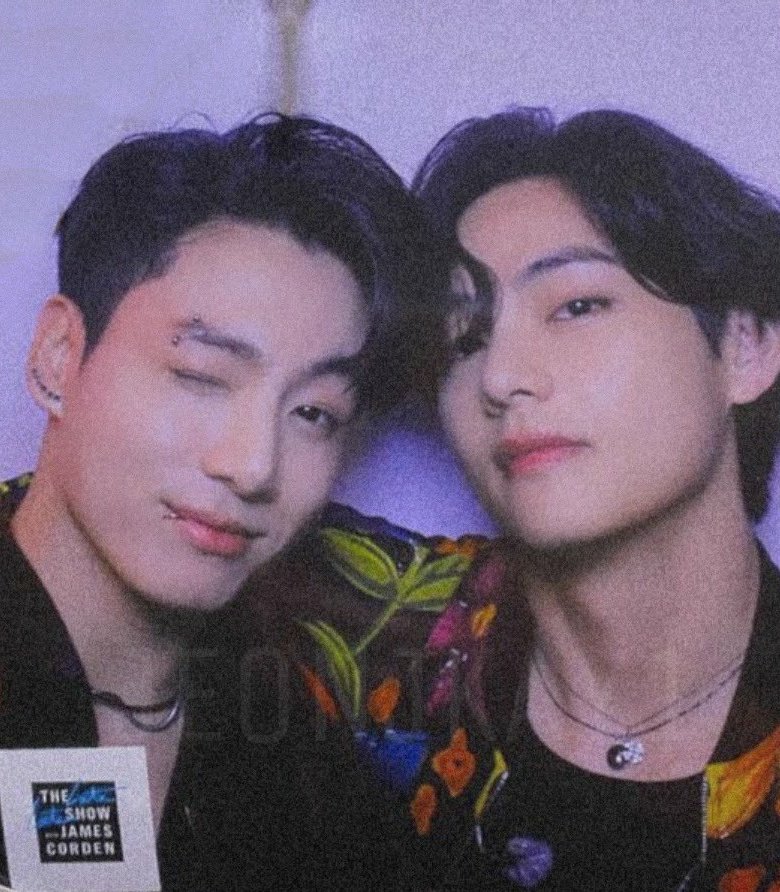 dionyxxsustkx's tweet image. WE ARE NOT STOPPING KEEP GOING 

국뷔지켜 
국뷔유닛
국뷔최고
국뷔사랑해
WE LOVE YOU TAEKOOK 
TAEKOOK FOREVER 
TAEKOOK BEST UNIT