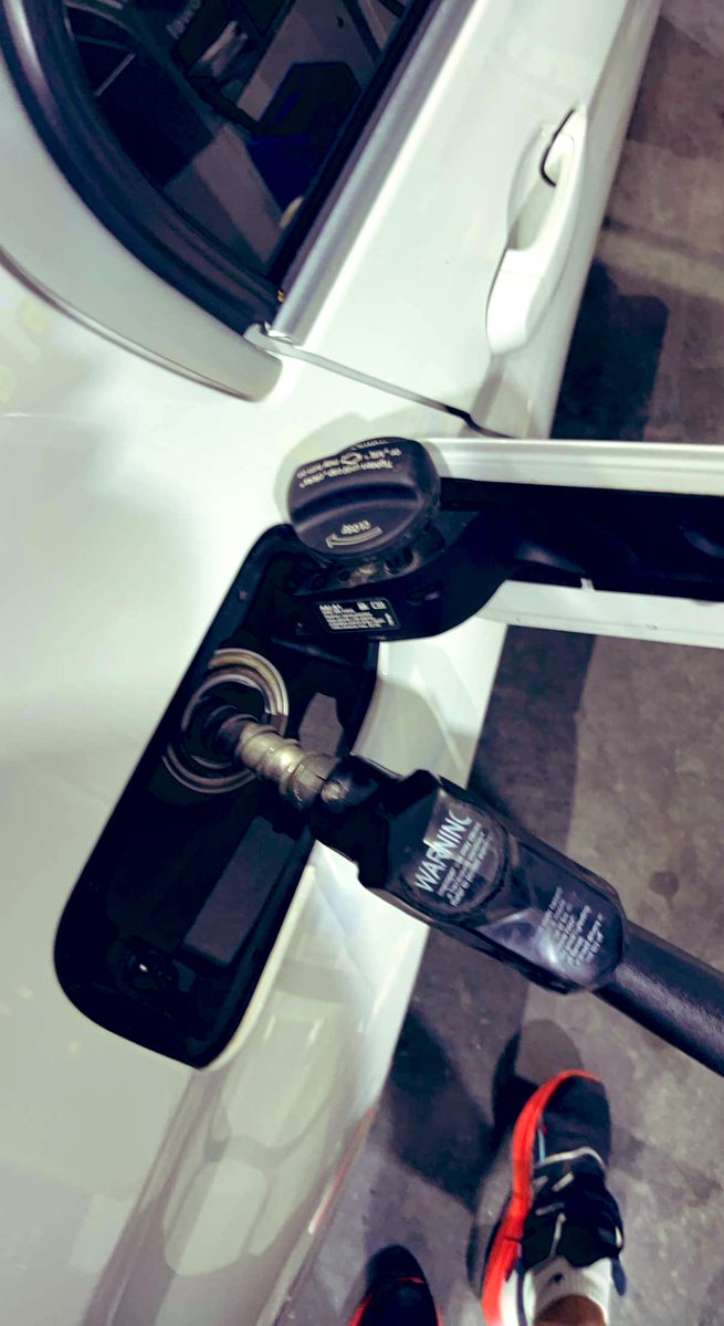 Anoche pagué un galón de gasolina a $5.43 aquí en Atlanta… será en patines que andaré.
.
Cuando llegué a USA en el 2016 el galón estaba a $1.89 mas o menos…