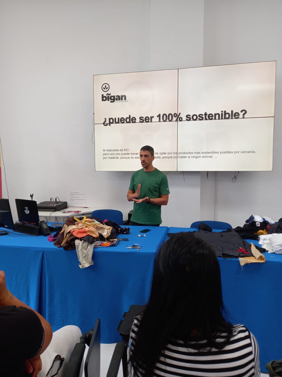 SCSostenible's tweet photo. Hemos estado ayer y hoy con @BiganClothing y @pisaverde1 en el @cipflasindias con el proyecto #SOSMODA donde la moda sostenible crea sinergias interesantes que podremos ver el desfile del 26 d mayo, 18:00. Apoyo #FundaciónCajasiete @cajasiete @BermudezSCT @carlostarife @Pmillan1 https://t.co/rvzV0L5A6q
