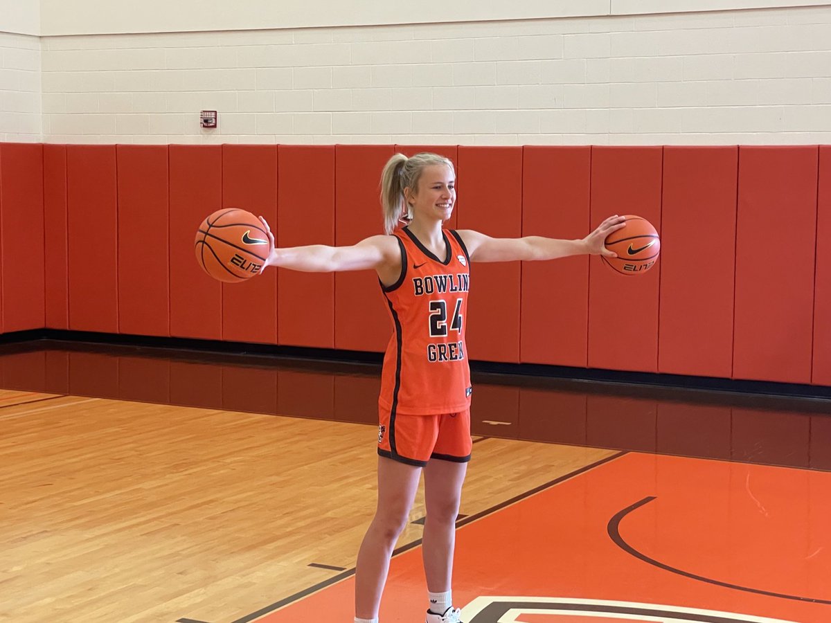 Super excited to receive an offer to continue my athletic and academic career at Bowling Green State University🧡🖤<a href="/CoachFralick/">Robyn Fralick</a> <a href="/kImCamer0n/">Kim Cameron</a> <a href="/MariaKasza/">Maria Kasza</a> <a href="/JWhymer/">Joel Whymer</a> <a href="/MImystics/">Michigan Mystics</a>