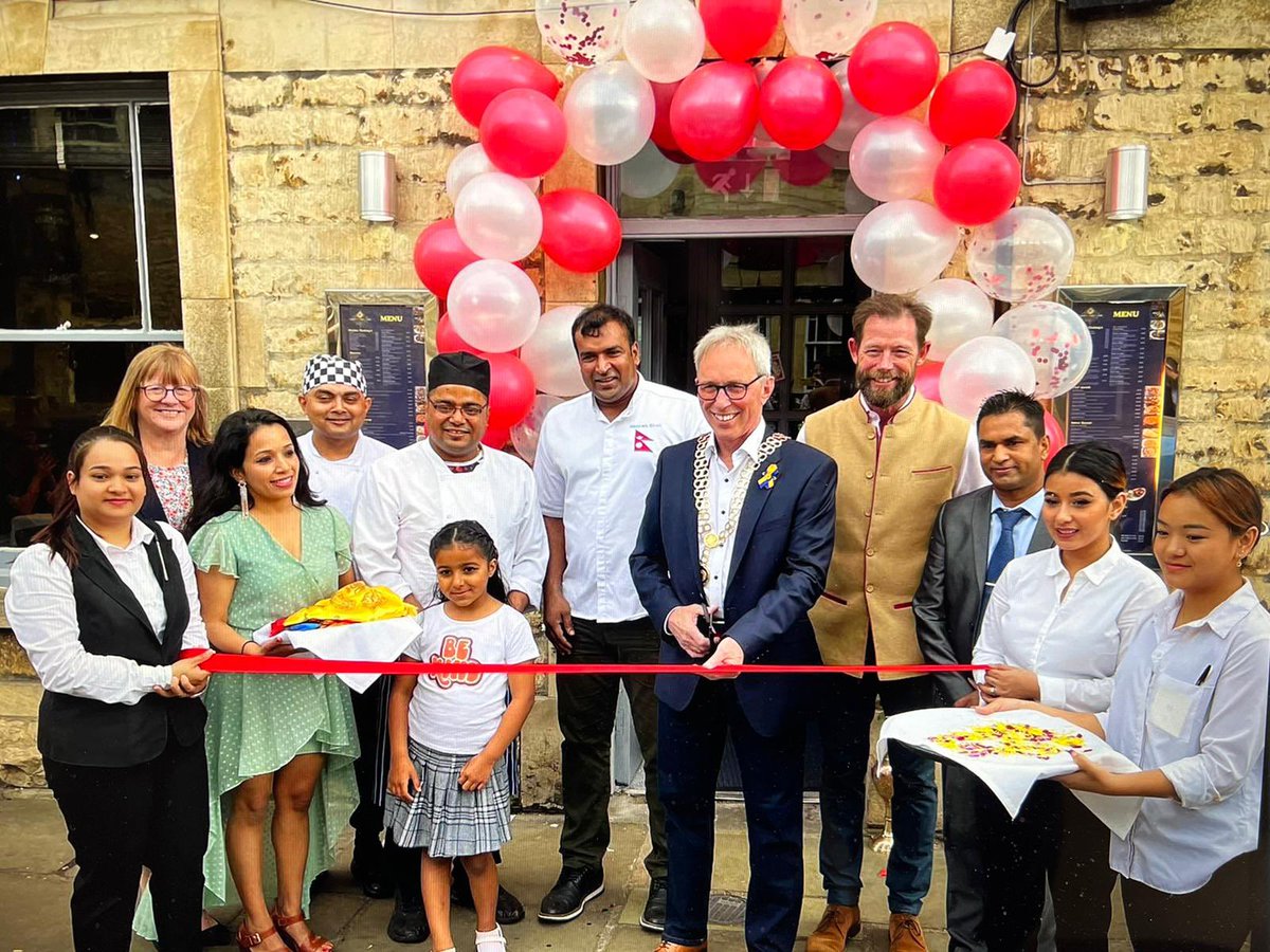 Truly delighted to attend opening of #VansaGhar restaurant last night. Great to see a new independent family-run restaurant in our town. Tks to Ananta &amp; family &amp; <a href="/chefsantoshshah/">Santosh Shah</a> for the hospitality &amp; amazing food and to <a href="/JohnnyFennPhoto/">Johnny Fenn</a> @Mercury_Kerry @richrush84 for the banter.