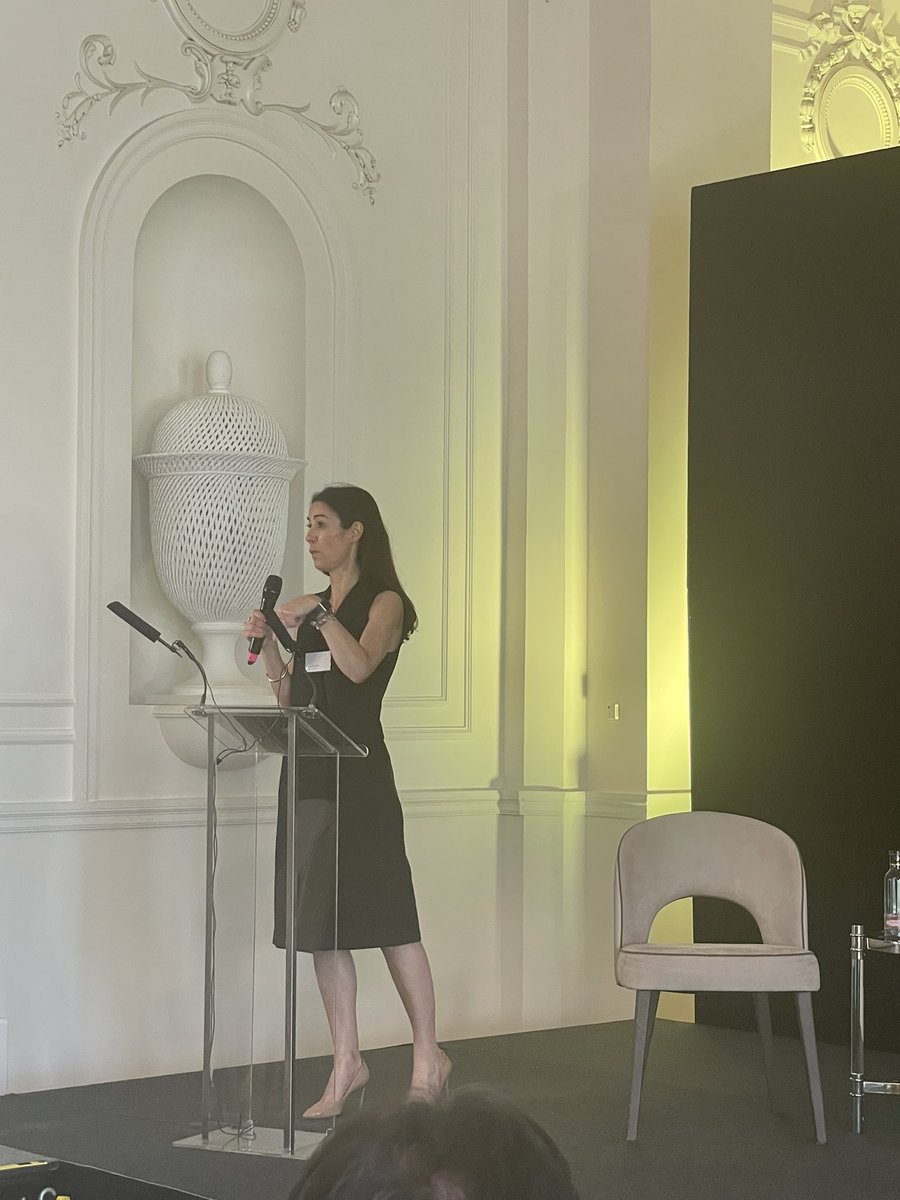 paulaleon79's tweet photo. Muy top @SusanaRdgz siempre en la conferencia del #sectorhotelero español organizada por @Savills_es y @alisedainmo Un mensaje positivo y mirando al futuro con esperanza y con calidad @malaga https://t.co/lNyJAVxEbM