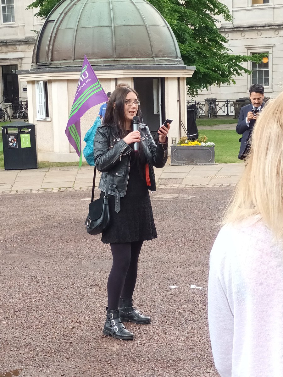 UNISON Branch Secretary Jo addresses the rally at UCU with a message for the Provost. Bring them in! Cleaners, caterers and security are part of the UCL community. @unisontheunion