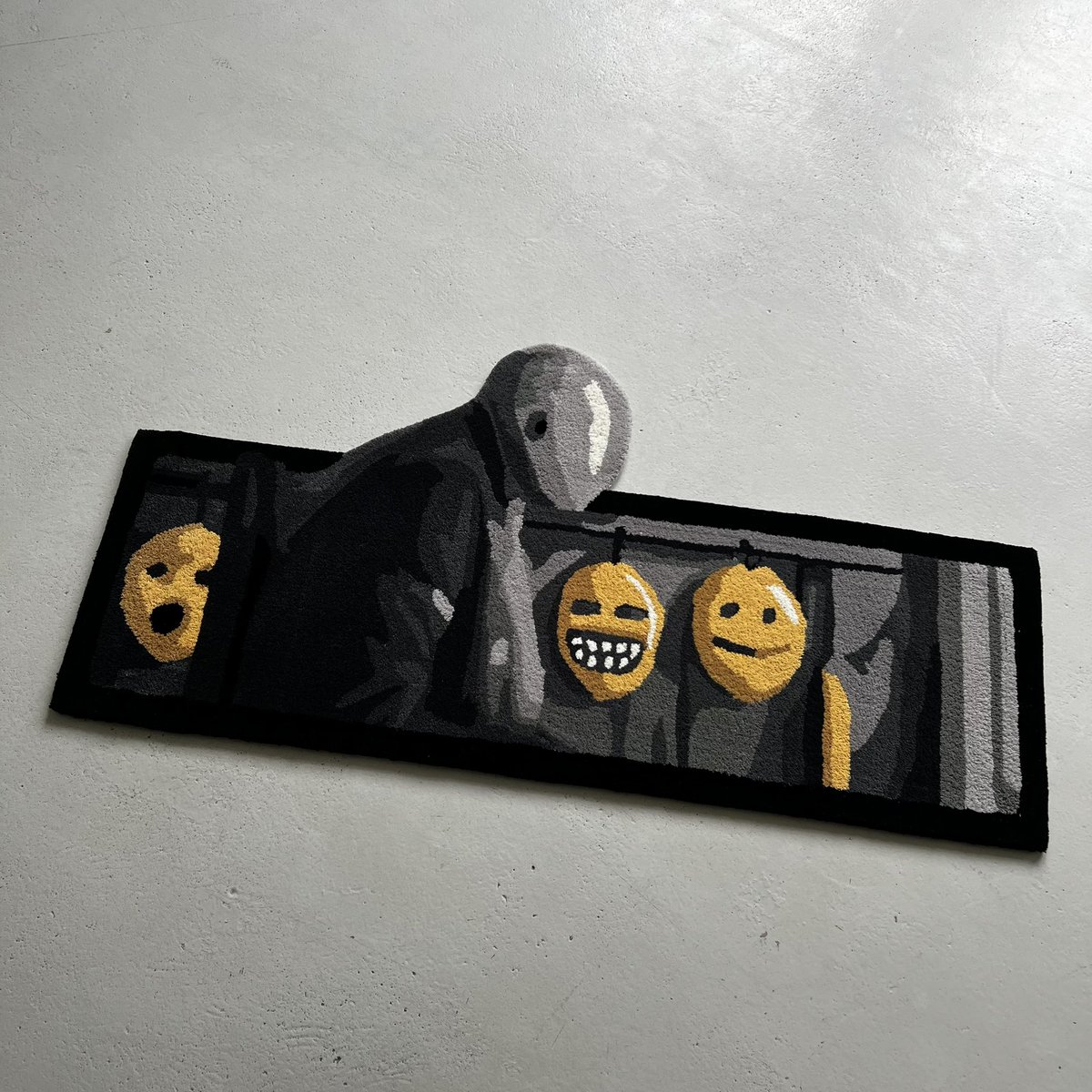 derschutze_clo's tweet image. first item of next release is the “faces“ tufted rug dropping 30 May 6PM CEST
100% new Zealand wool
140x70cm 
extremly limited preorder
Retweet this post and comment the price you would want it to be. 5 people will get the chance to buy it at that price