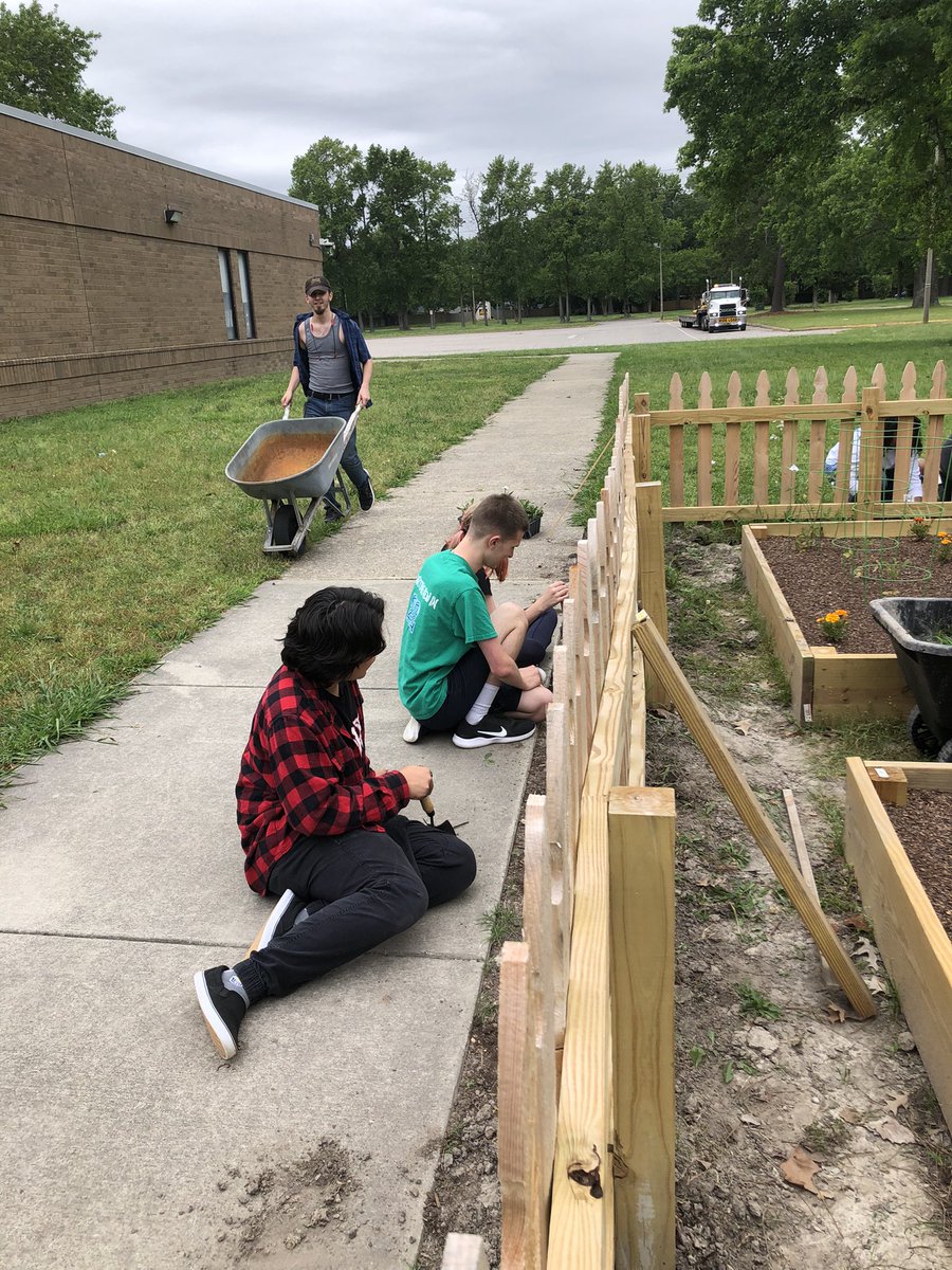 iLabYear5Days158-160: Finally…We are able to get outside to continue planting our garden and native species without melting! Lots of work still left to do but we are making progress…💚💙