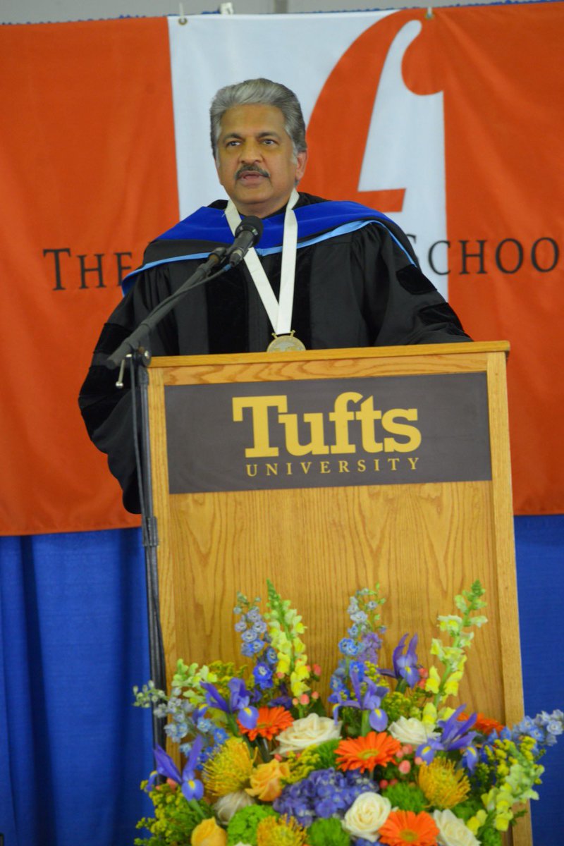 anandmahindra's tweet image. My father Harish was the 1st Indian Graduate of the @FletcherSchool in Boston 75 years ago. In the 75th year of Indian Independence, I was honoured to be the 1st Indian to address the School’s Class Day &amp;amp; receive the Dean’s Medal. I felt I received it as a proxy for my father 🙏🏽