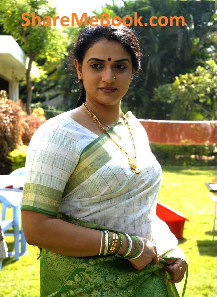 Latest Pavitra Aunty Breaking News with Naresh Love Story, Hot Aunty Pavithra | iiQ8