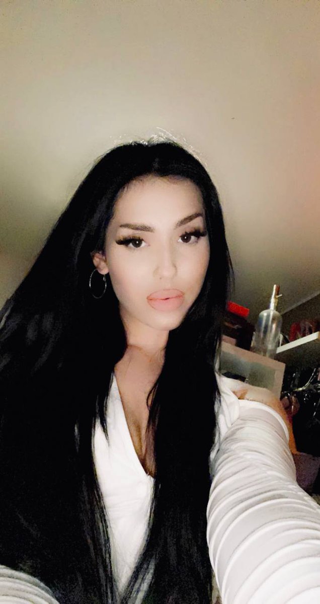 Ich bin deine Göttin, du bist mir egal mich interessiert nur dein Geld 💸💰.
Antreten und abdrücken, mach mich glücklich, denn das ist dein einziger Sinn 😈.

Findom Femdom