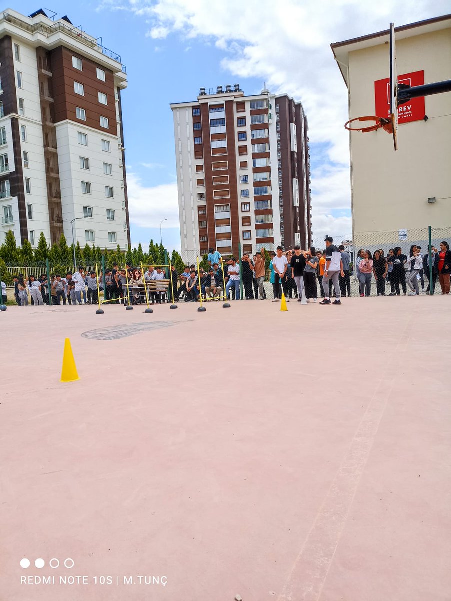 MtalHoroz's tweet photo. Okulumuzda  yoğun katılımın olduğu çabukluk ve kuvvet Koordinasyon Parkuru turnuvası gerçekleştirdik.Emek veren öğretmen ve okul yöneticilerimizi tebrik ediyoruz. 👏🏆

#SporşehriGaziantep
#HorozMtal https://t.co/YxLK3T8XTf