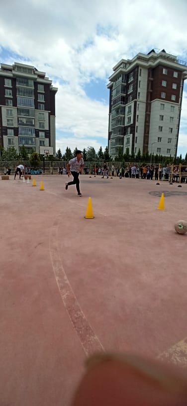 MtalHoroz's tweet photo. Okulumuzda  yoğun katılımın olduğu çabukluk ve kuvvet Koordinasyon Parkuru turnuvası gerçekleştirdik.Emek veren öğretmen ve okul yöneticilerimizi tebrik ediyoruz. 👏🏆

#SporşehriGaziantep
#HorozMtal https://t.co/YxLK3T8XTf