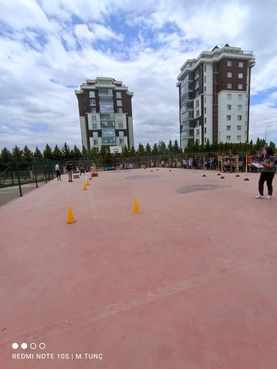 MtalHoroz's tweet photo. Okulumuzda  yoğun katılımın olduğu çabukluk ve kuvvet Koordinasyon Parkuru turnuvası gerçekleştirdik.Emek veren öğretmen ve okul yöneticilerimizi tebrik ediyoruz. 👏🏆

#SporşehriGaziantep
#HorozMtal https://t.co/YxLK3T8XTf