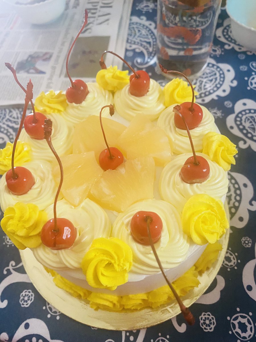 MUMsYUM's tweet photo. Pineapples and cherries aha… makes a beautiful combination https://t.co/kzJiMA5Yww