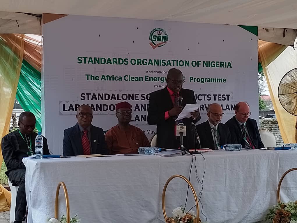 ACE_TAF's tweet photo. Standards Organization of Nigeria in collaboration with @ACE_TAF and the International Finance Corporation, launch the Quality Testing Lab for Standalone Solar Products and handover of the Market Surveillance Plan.The plan will help ensure that solar products are 💯

@UKinNigeria https://t.co/5djxHglQIw