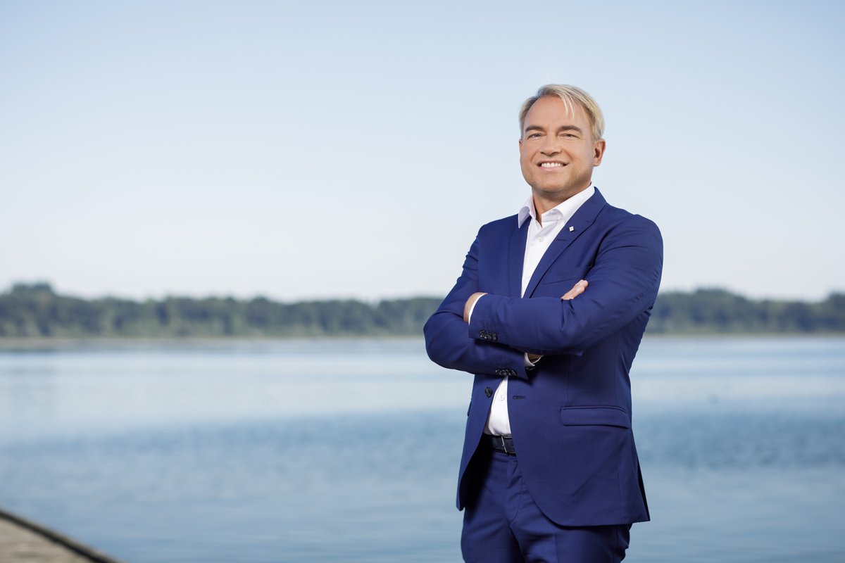 Trommelwirbel: Wir haben einen neuen #Gesellschafter! Die @MEDICALPARK_GER ist #Investor bei qualitätskliniken.de und setzt  auf Transparenz von Qualitätsergebnissen. 

bit.ly/3LKAgCy

Bild: Ulf Ludwig, CEO der Medical Park Klinikgruppe
(c) Medical Park Klinikgruppe