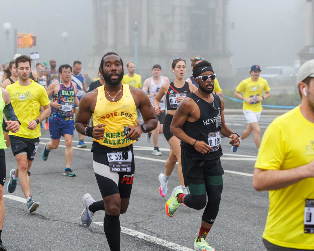 2022 RBC Brooklyn Half - CREW LOVE <a href="/blackmenrun/">Black Men Run</a>nyc <a href="/thenycway/">The NYC WAY</a> @midstrikemagazine @blackmenrun
.
.
#RCSImages #RBCBrooklynHalf #halfmarathon #running #run #marathon #runner  #runnersofinstagram #instarunners #runningmotivation #marathontraining #runners #runhappy #fitness #halfmar