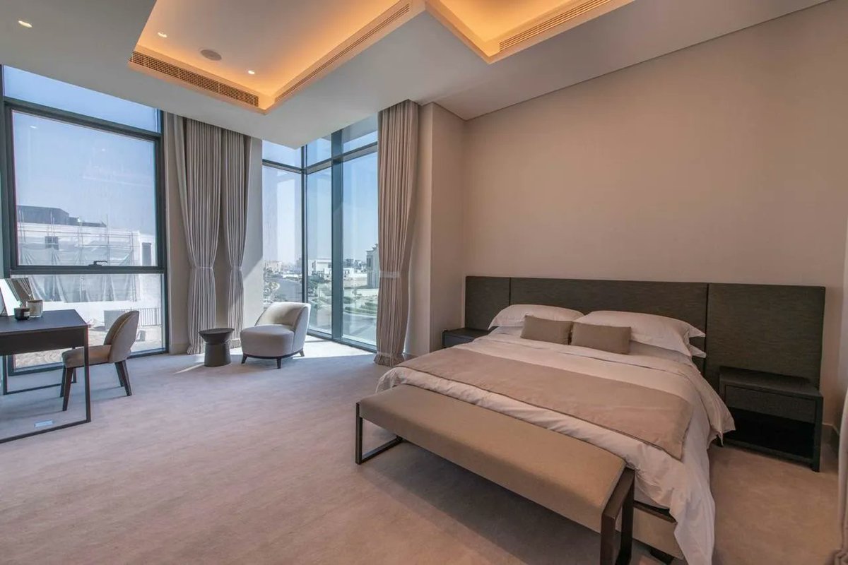 PropertyExperts's tweet photo. This illustrious nine bedroom and ten bathroom mansion, comes fully furnished to the highest degree of detail, comfort, luxury and opulence, situated a few minutes away from the world famous Palm Jumeirah, further to the properties fantastic locality. https://t.co/jhhZDPPimo