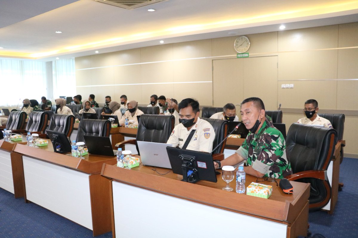 Akademi Angkatan Udara tweet media