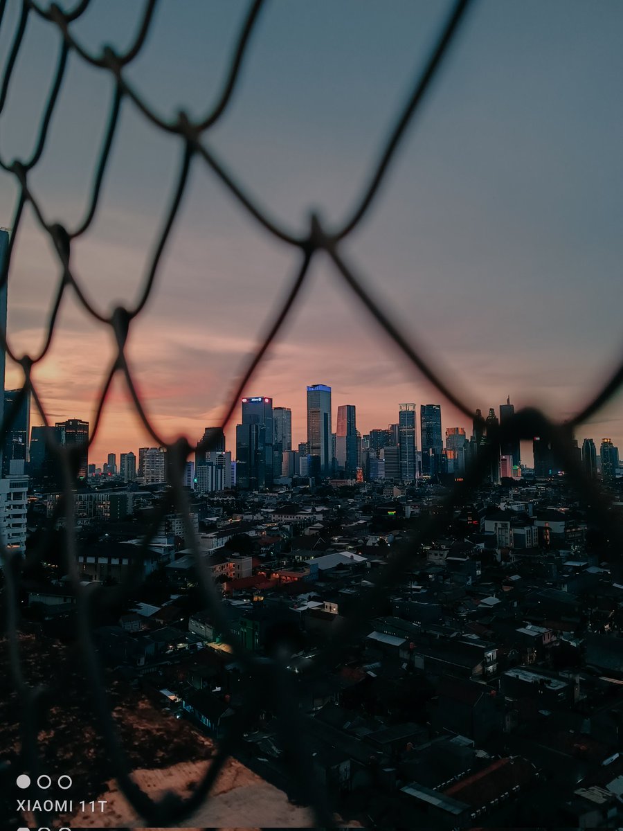 puaninDya's tweet image. Some of Bekasi and Jakarta photos that I took with xiaomi last month #streetphotography #mobilephotography