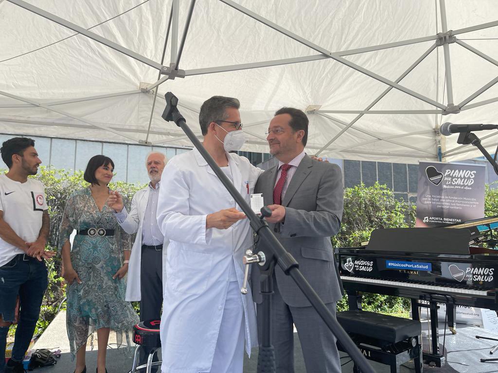 fpradosroa's tweet photo. Esta mañana con muchos guerreros en la entrega de premios XIV maratón donación de sangre en el #HULaPaz consiguiendo las donaciones de sangre y médula que salvarán vidas. https://t.co/QWBdy4ce9c
